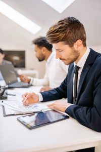 Como fazer networking para aumentar suas chances de emprego