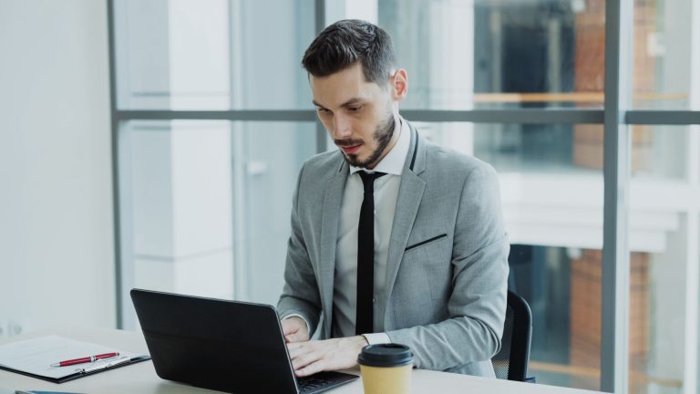 Vagas de emprego para analista de marketing digital: como se destacar