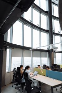 Vagas de Emprego para Jovens Profissionais: Onde Encontrar